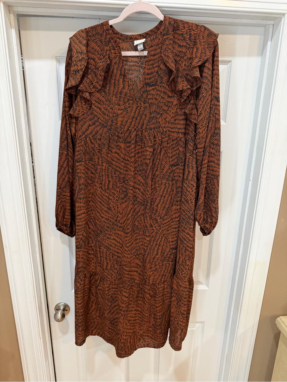 A New Day Rust Patterned Long Sleeve Women's Dress. Euc.